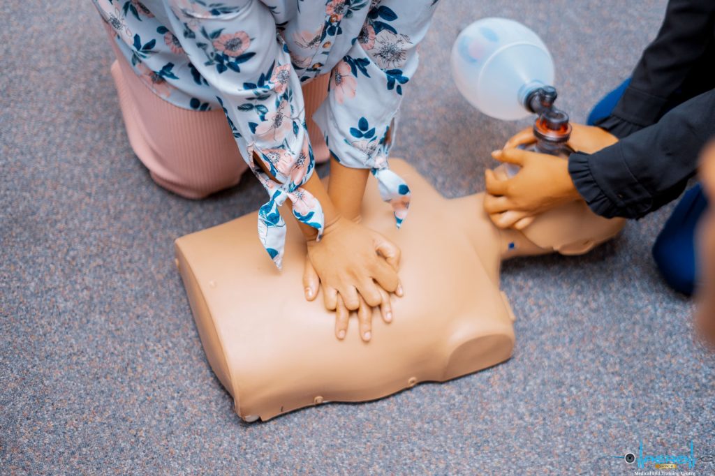 A guide to Advanced breathing devices in first Aid